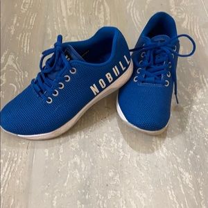 Women’s Nobull size 7